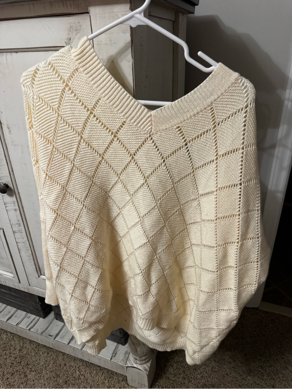 Mazik Cream Diamond-Pattern V-Neck Sweater